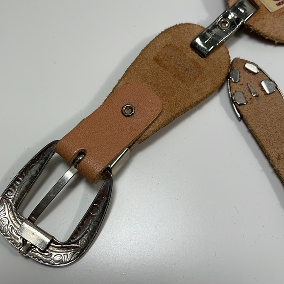 VINTAGE VERMILLION Leather bohemian cowboy belt, Size M - Picture 10 of 10